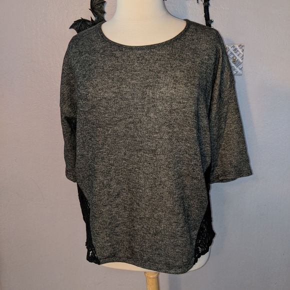 Torrid Lacey Top - Picture 3 of 6